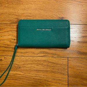 Brand New Green Dana Buchman Wristlet Wallet